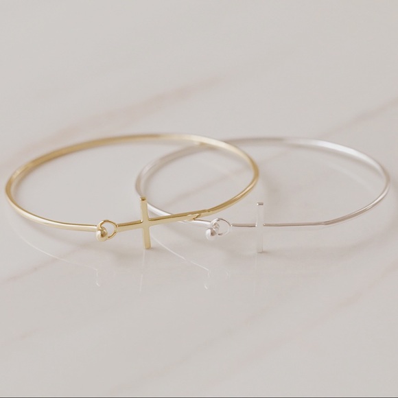 Cross Bracelet | 14k Gold Plated - Picture 4 of 8